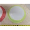 Image 3 : 2 Pyrex pie plates - res & green