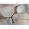 Image 3 : 4 Pyrex bowls