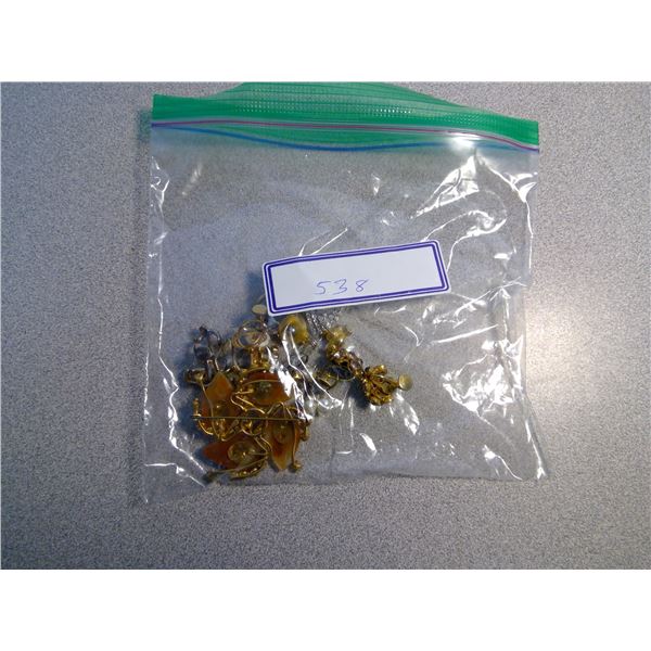 Lot of Clip-on Earrings, 1 Brooch