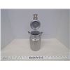 Image 5 : 2 Aluminum Milk Canisters, 1/2 Pint, 1 Pint