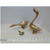 Image 1 : 2 Hollow Brass Geese, 1 Brass Spoon/Scoop