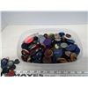 Image 3 : Plastic Tub of Assorted Buttons