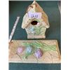 Image 2 : SET OF 2 OUTDOOR ART BIRDHOUSE AND FLOWER/TULIP PLAQUE