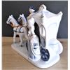Image 3 : Royal Blue Lady With Carriage