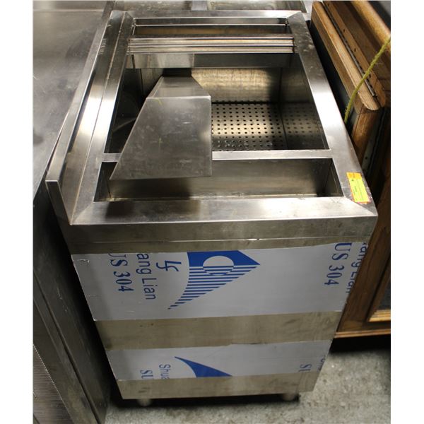 S/S BAR SINK W/8 BOTTLE HOLDER