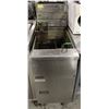 Image 1 : PITCO 40LB DEEP FRYER /W TWO BASKETS