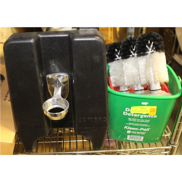 GLASS CLEANING BRUSH, 2 BUCKETS, & PAPER TOWEL