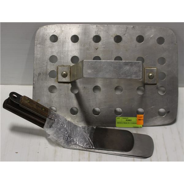 GRIDDLE PRESS /W 3 TURNERS