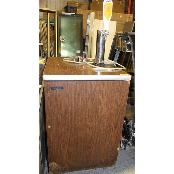 PERLICK SINGLE KEG COOLER /W TAP