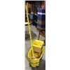 Image 1 : RUBBERMAID JANITORIAL WASH PAIL /W MOP AND RINGER