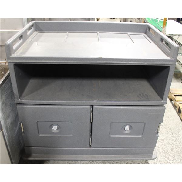 CAMBRO HOT FOOD HOLDER ON CASTORS W/ STORAGE SPACE