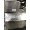 Image 1 : MANITOWOC ICE MAKER WITH BIN ON CASTORS