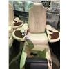 Image 2 : EUROPEAN TOUCH SOLACE COMMERCIAL MASSAGING PEDICURE CHAIR WITH WHIRLPOOL FOOT SPA AND 2 REMOTES