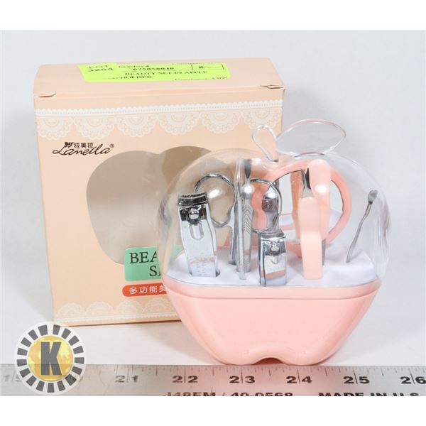 NEW 9 PC BEAUTY SET IN APPLE SHAPED HOLDER