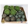 Image 1 : FLAT OF CHRISTMAS DECORATION BALLS