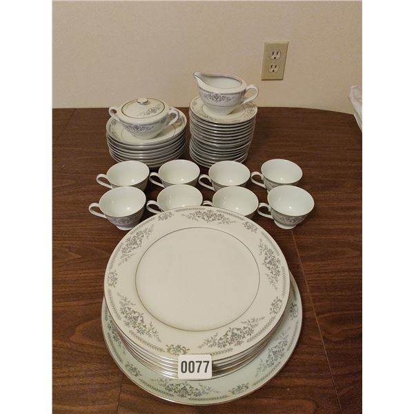 Banburry Inn Fine China Set