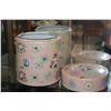 Image 2 : CHINESE POLYCHROME LIDDED PORCELAIN JAR (8" D X 10 1/2" H)