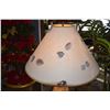 Image 2 : TABLE LAMP W/FLORAL MOTIF