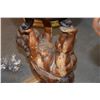 Image 2 : CARVED CHERUB STAND