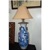 Image 2 : CHINESE BLUE & WHITE TABLE LAMPS (MISSING 1 HANDLE) (PAIR) (DOES NOT INCLUDE STAND)