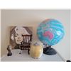 Image 1 : Globe - Marilyn Monroe Canvas - Tiny Chair & Vase - Ceramic Decoration