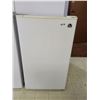 Image 1 : Igloo Mini Fridge 19 x 23 x 33