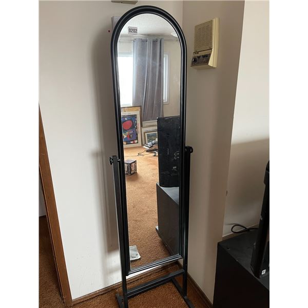 Stand Up Mirror