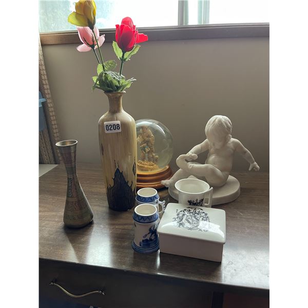 Mini Mugs & Assorted Decor