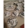 Image 2 : 8 Large Plates - 5 Cups & Saucers - 4 Large & Small Bowls
