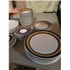 Image 2 : 12 Blue Plates - 14 Bowls - 11 Saucers
