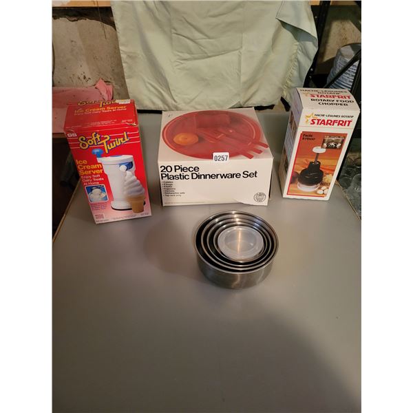 Soft Twirl - Stainless Steel Bowl Set - 20 Piece Plastic Diningware Set - Starfrit Chopper