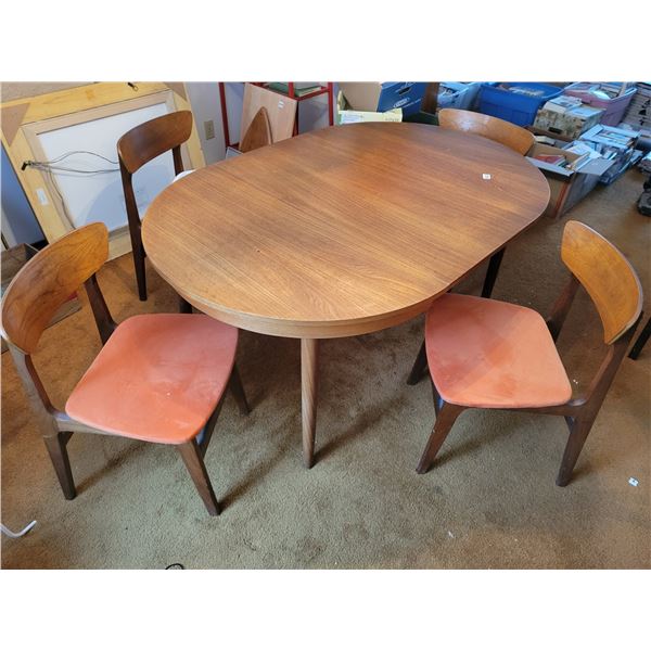 Retro Dining Table with 4 Chairs