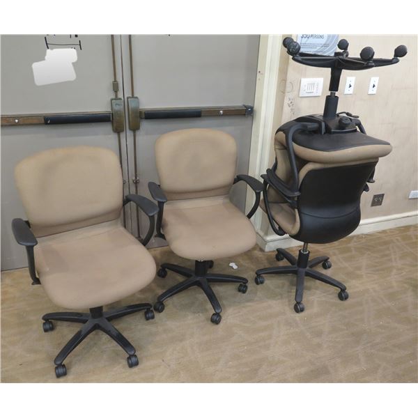 Qty 4 Haworth Rolling Upholstered Office Armchairs MHZ650371