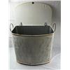 Image 1 : Vintage Laundry Hamper