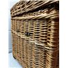 Image 4 : 2 wicker baskets with lids