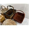 Image 3 : 5 various wicker baskets