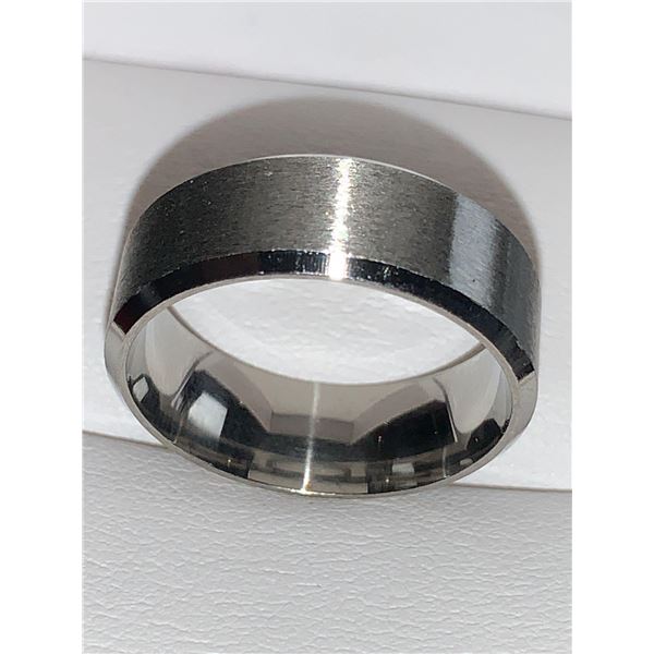 Mens Titanium Polished size 10 wedding / dress band