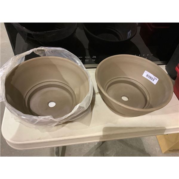 Set of 2 Terra Cotta Style Planter - Brown
