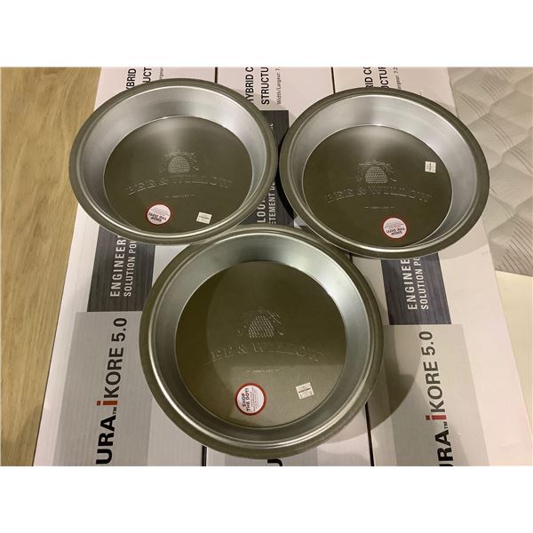 X3 Bee & Willow 10 Pie Plates