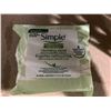 Image 1 : Simple Sensitive Skin Cleansing Wipes 6x25 wipes