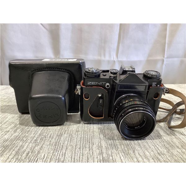 Zent E 35mm Camera with Semi-Hardshell Travel Case