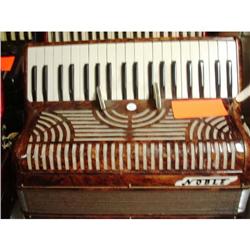 NOBLE 120 BASS BROWN