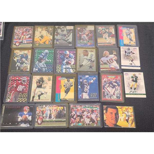 22 NFL CARDS INCLUDING JOE MONTANA, DERICK THOMAS, RICK MIRER, BARRY SANDERS CARDS