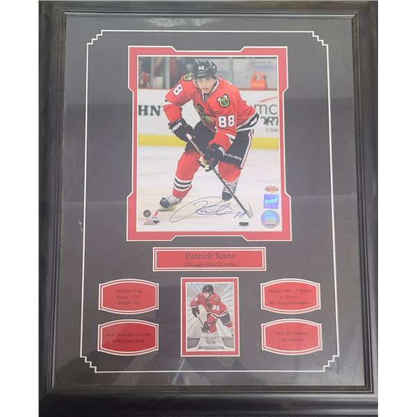 PATRIC KANE CHICAGO BLACK HAWKS SIGNED PHOTOGRAPH, COMES WITH HOCKEY CARD AND AJW AUTHENICITY CERTIF