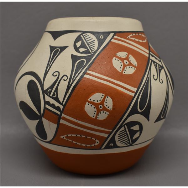 NATIVE AMERICAN ACOMA CERAMIC JAR BY YEA NI BAI
