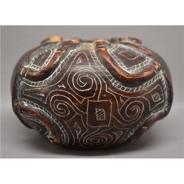SOUTH AMERICAN POTTERY BOWL