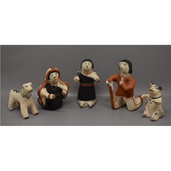 NATIVE AMERICAN COCHITI POTTERY NATIVITY SCENE