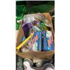 Image 2 : BOX OF DOUBLE SUCTION HANDLES, MAGIC BRUSHES AND MORE