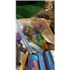 Image 3 : BOX OF DOUBLE SUCTION HANDLES, MAGIC BRUSHES AND MORE