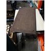 Image 8 : 4 DOOR MATS AND 2 SMALL AREA RUGS
